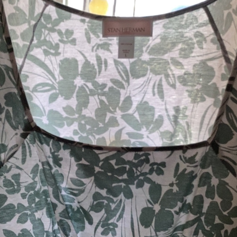 100%cotton. Summer dress Machine washable. Generous fit